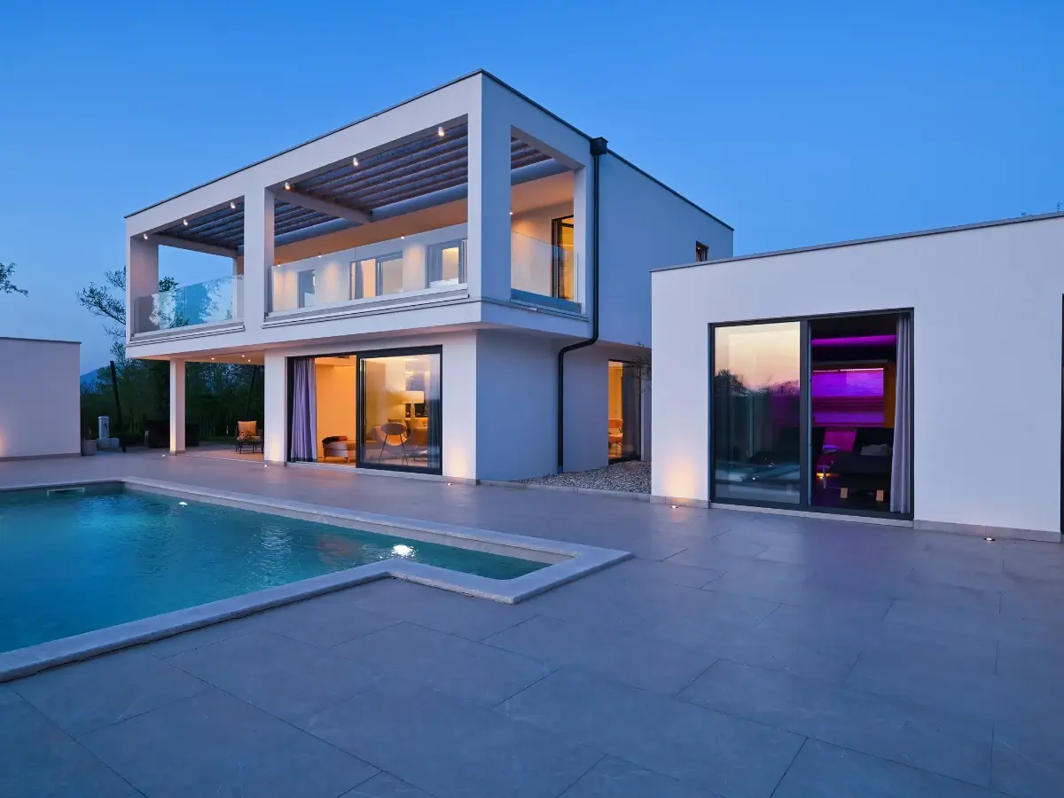Modern Residential Pool 2